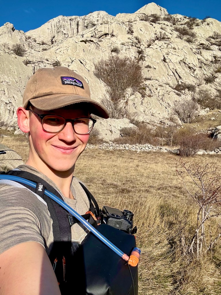 Gerome und Berge im Hintergrund